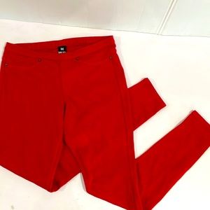 NWOT HUE  Red Denim Skinny Jeans / jeggings /Red denim Leggings w/Stretch size M